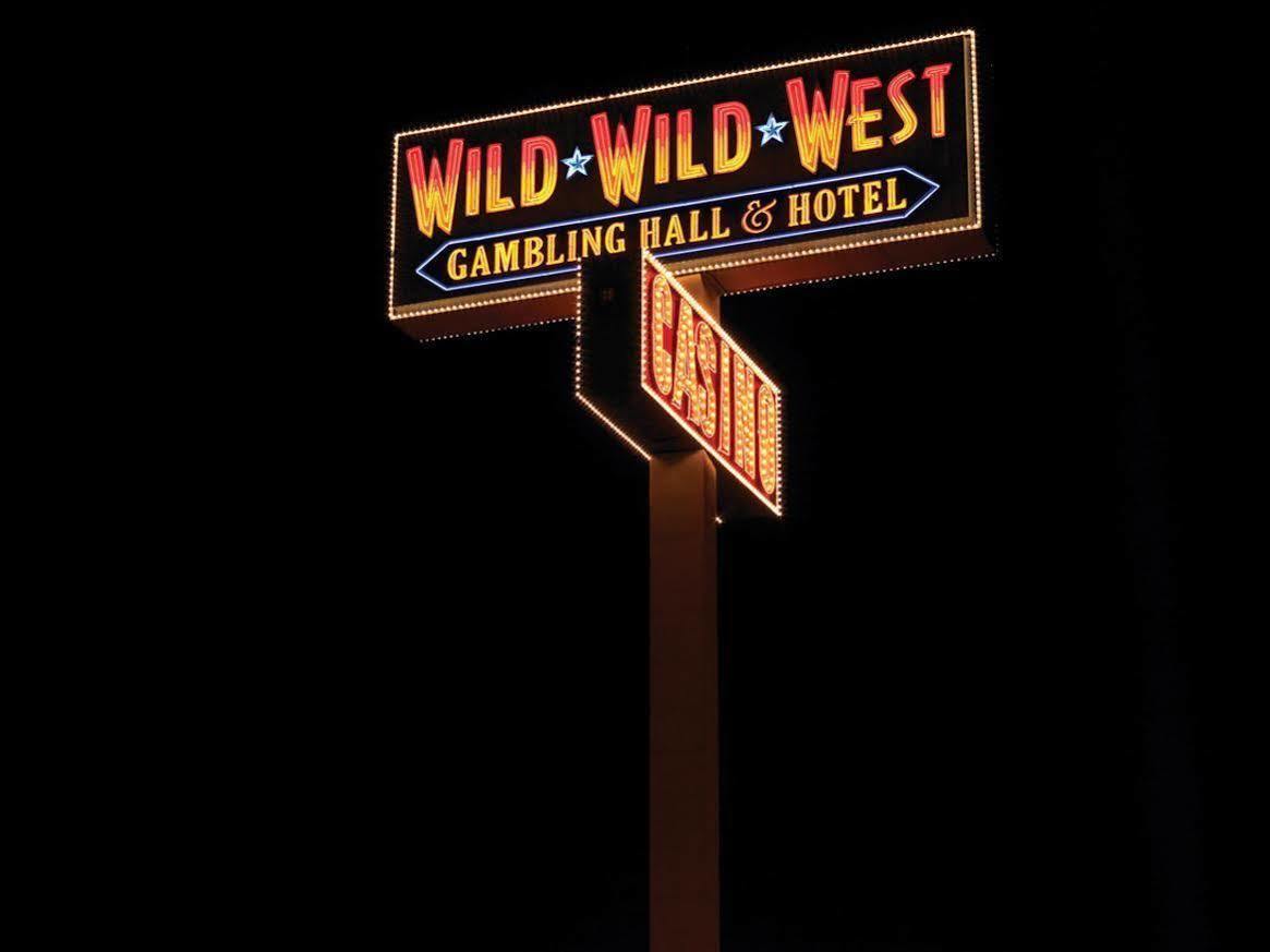 Days Inn By Wyndham Las Vegas Wild Wild West Gambling Hall Extérieur photo